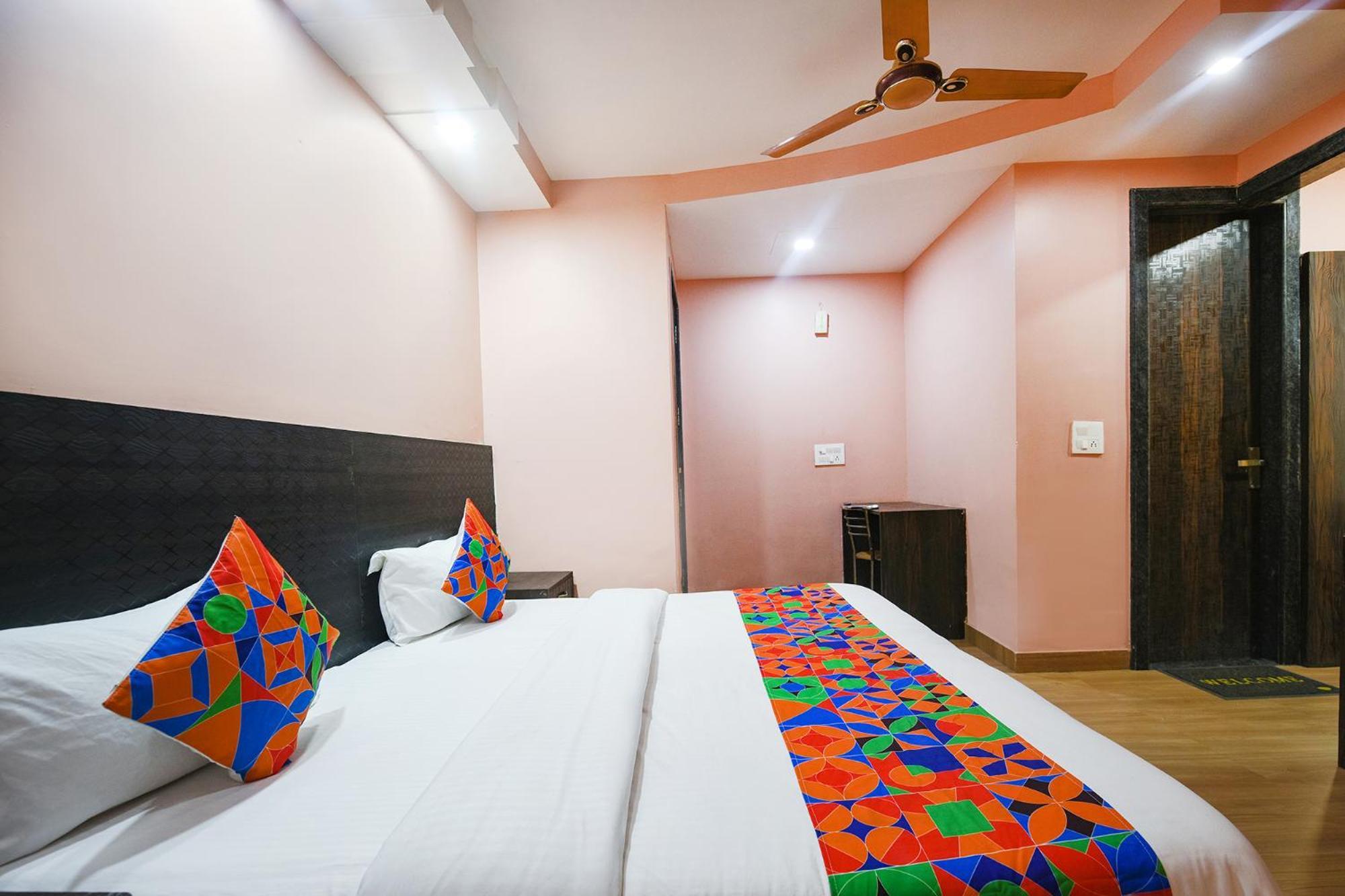Fabhotel Moon Light Near Yashobhoomi Convention Centre Hotel 3*